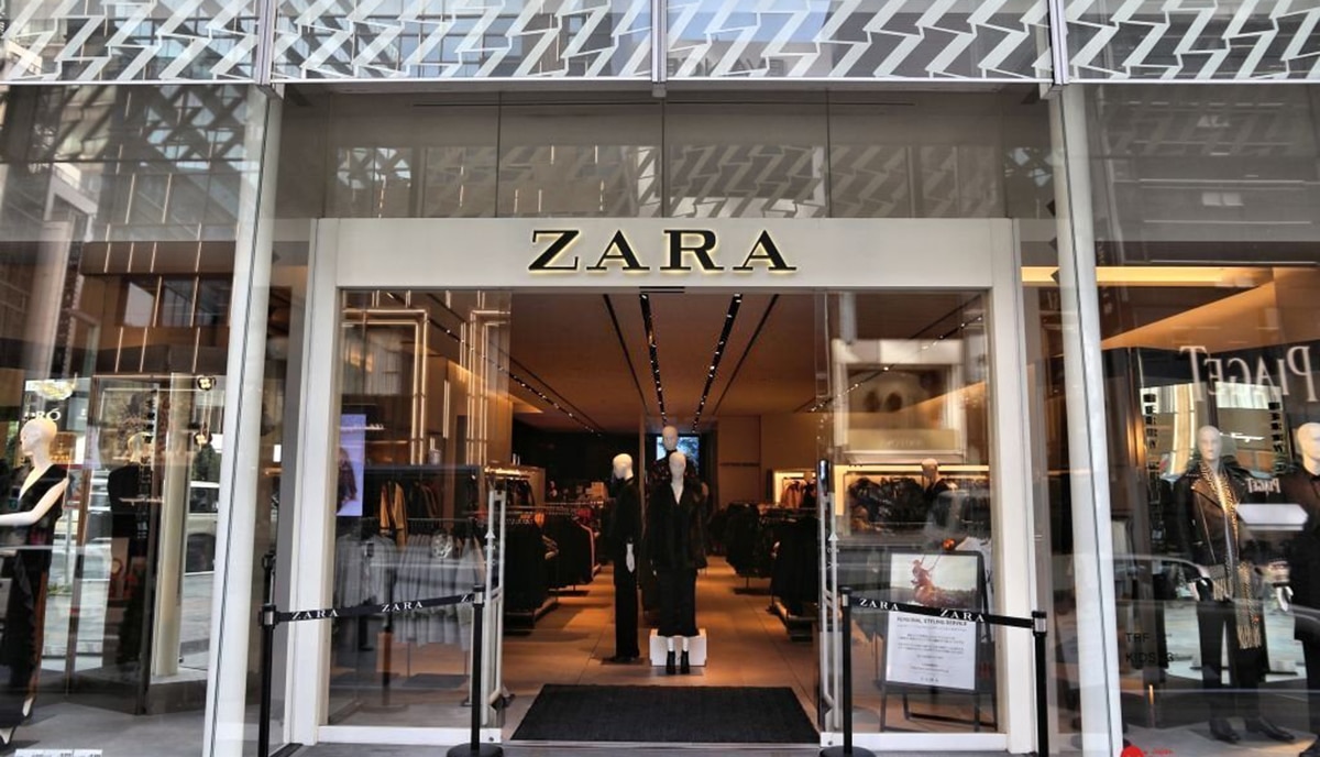 Zara frappe fort et dévoile une petite robe courte qui fera un carton pour 2023 !