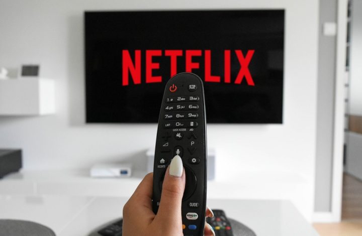 Netflix : Tesla décide d’intervenir dans le partage de compte qui a failli être arrêté