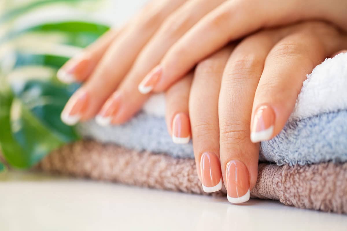 Des ongles qui brillent
