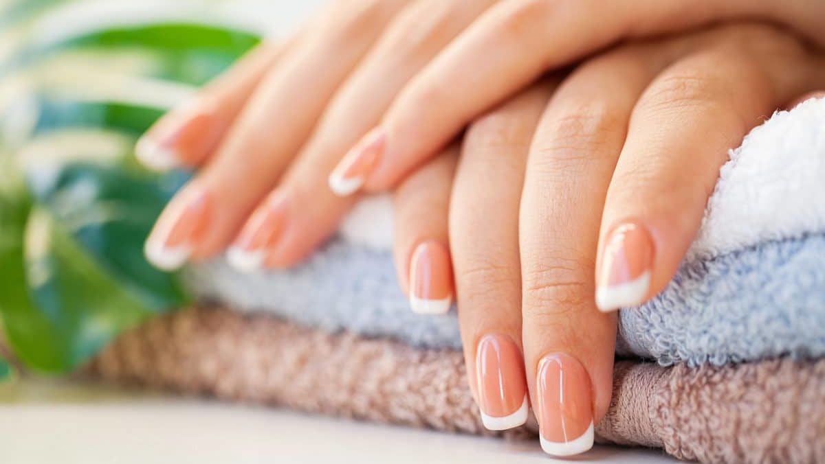 Des ongles qui brillent