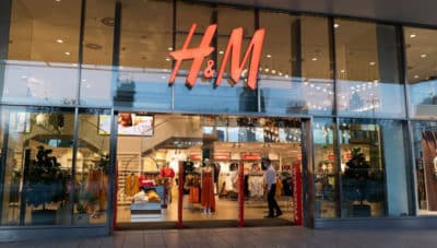 H&M : Soyez ultra stylés pour moins de 30 euros avec cette tenue tendance destinée à ce printemps !