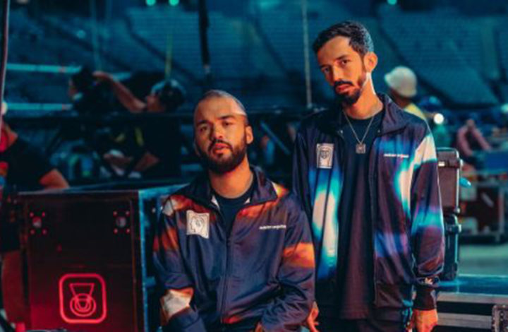 The Voice: Bigflo & Oli découvrez comment ils vivent le fait d'être coachs pour la première fois le télécrochet Français !