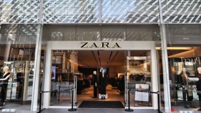 Zara : Cette combinaison longue à volants mérite d'être ajoutée à votre garde robe ! 