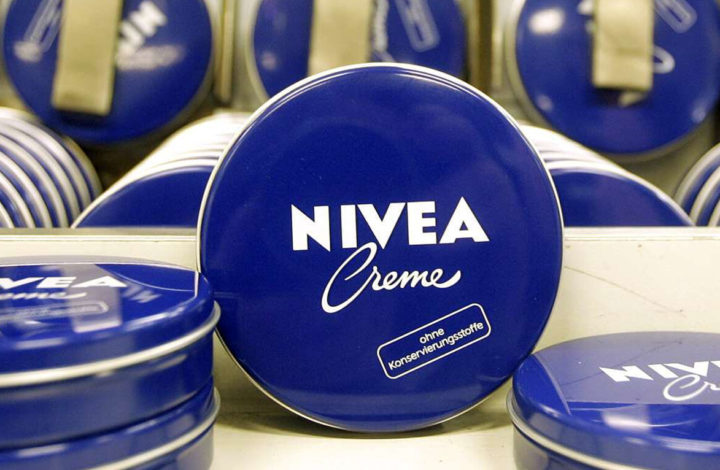 Crème Nivea : Découvrez les utilisations inconnues de cette crème, vous allez être très étonnés !