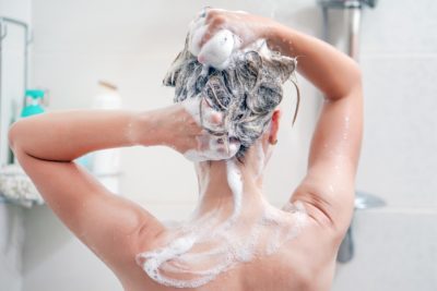 Hygiène corporelle : La partie du corps que l’on oublie de laver sous la douche, mais qui regorge de bactéries !