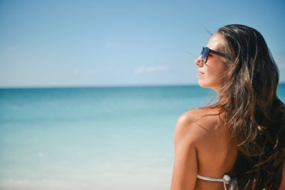 Beauté : Tous nos conseils pour bien choisir votre crème solaire en fonction des besoins de votre peau !