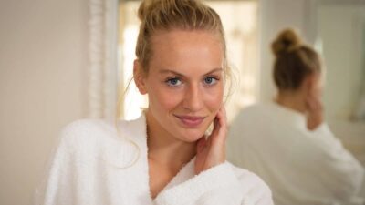 Enlever les poils au-dessus des lèvres