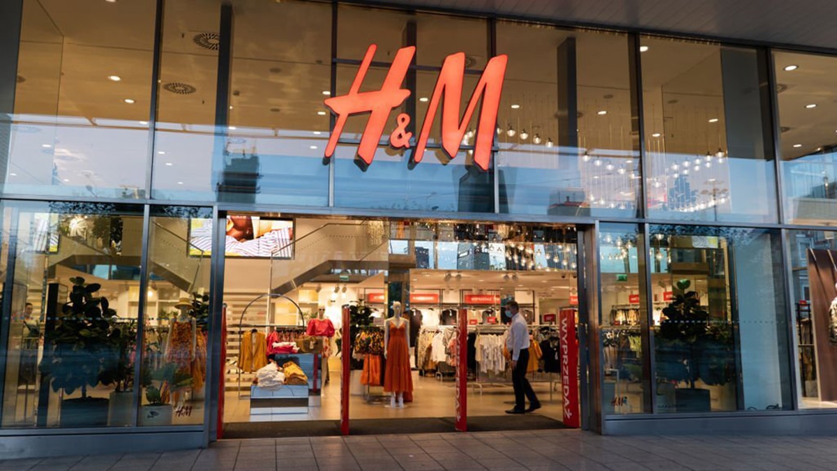 H&M lance une nouvelle robe tendance pour cet été 2023
