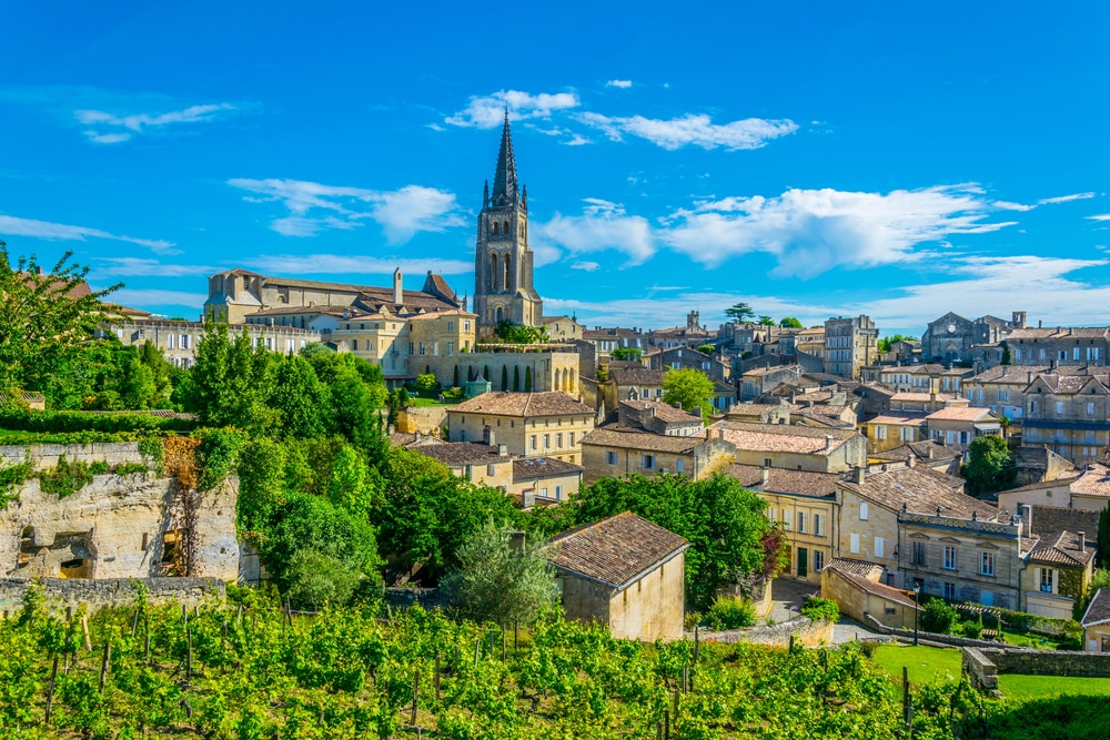 Vue aérienne du village français Saint-Emilion