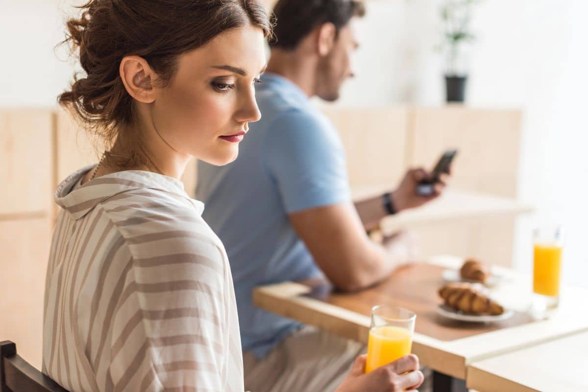 Un partenaire qui se montre distant