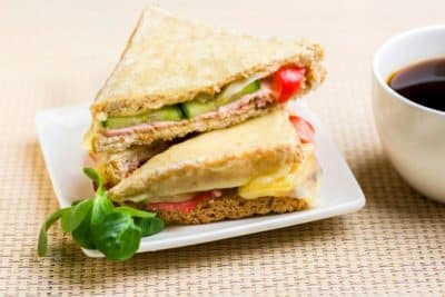 Croque-monsieur thon-tomate : la recette gourmande qui va vous faire craquer !