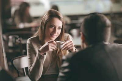 Découvrez ce qui repousse le plus les hommes lors d'un premier rendez-vous, selon une étude révélatrice !