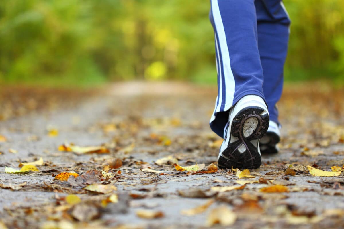 Combien de pas faut-il marcher par jour après 60 ans