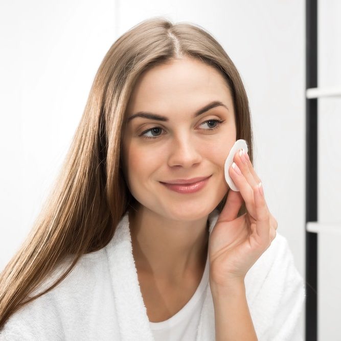 Prendre soin de sa peau avec le bon démaquillant