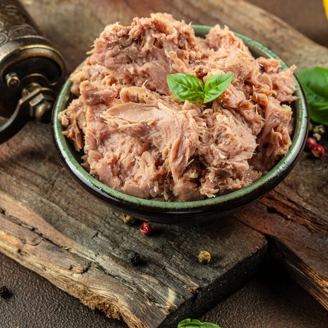 Viande de thon en conserve