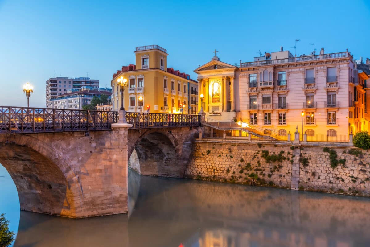 Cette ville pas chère en Espagne détrône Lisbonne