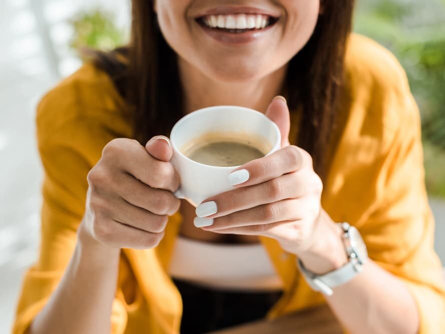 Un petit-déjeuner composé de café