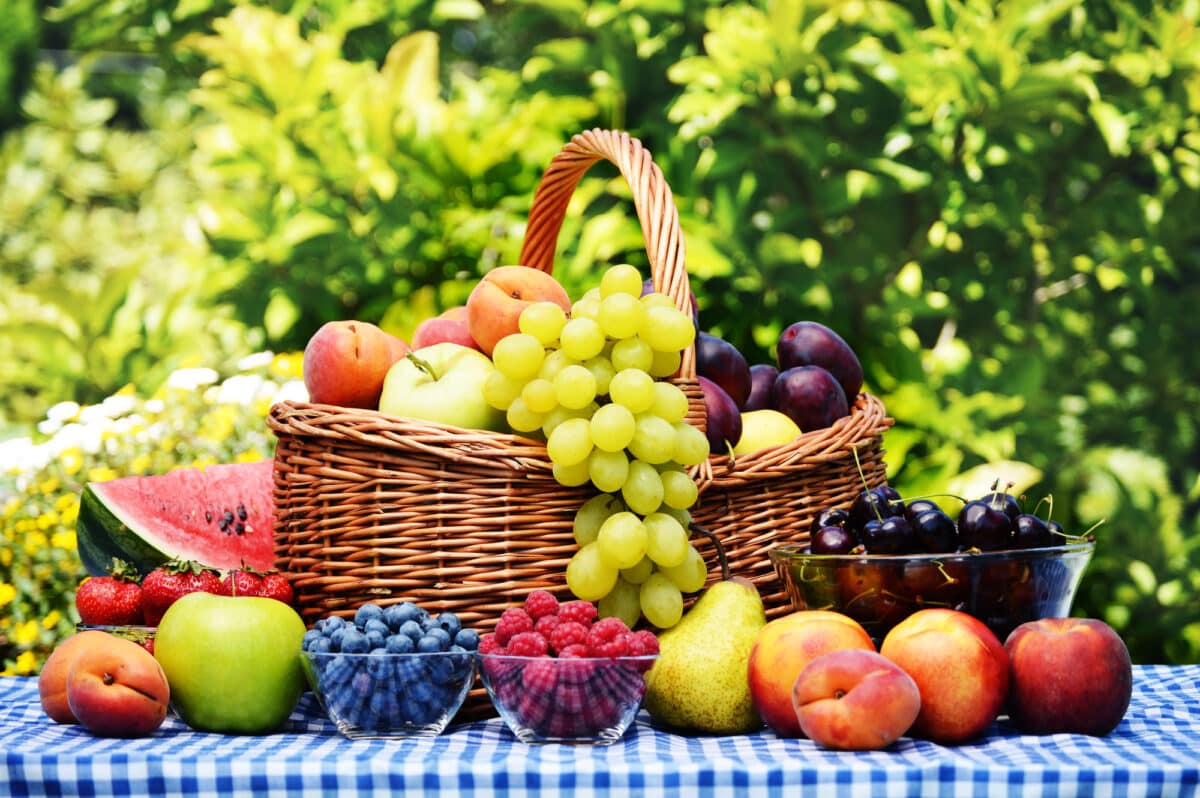 Ces 3 fruits que l'on adore sont aussi les plus contaminés, selon 60 Millions de consommateurs !