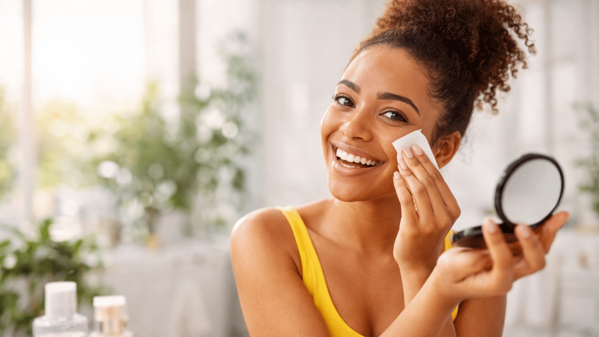 Mes astuces simples contre la peau qui brille pour avoir un teint mat et lumineux durant toute la journée !