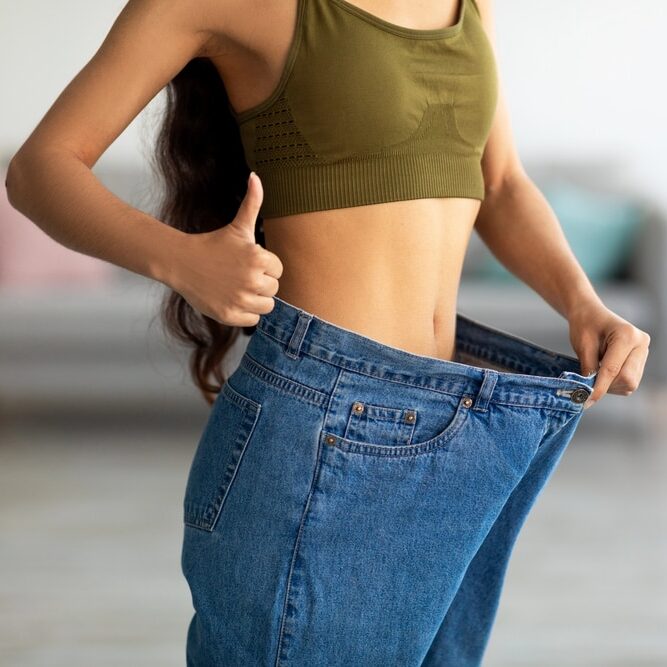 Une femme qui a perdu du poids