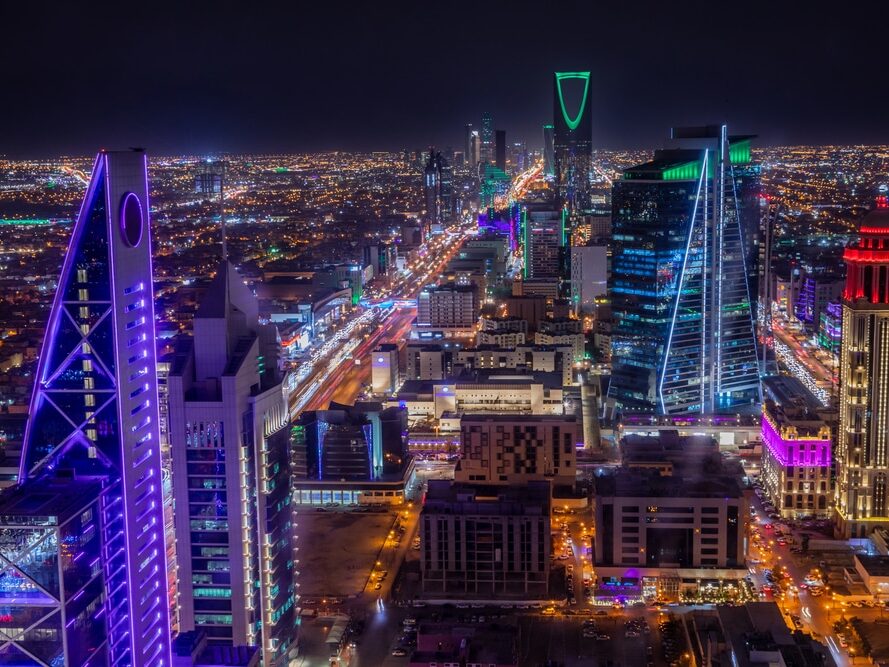 Panorama nocturne du centre-ville de Riyad