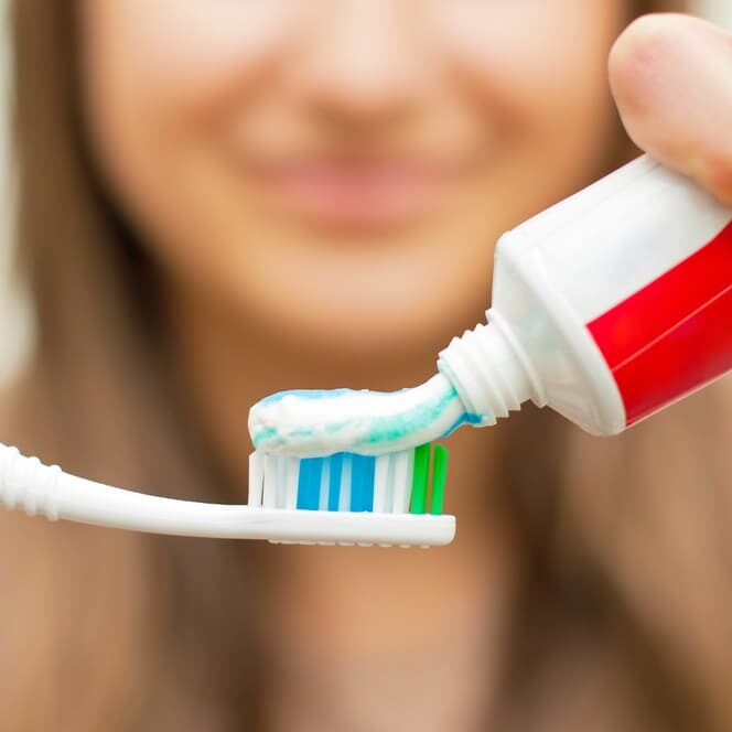 Dentifrice fluoré pour blanchir vos dents