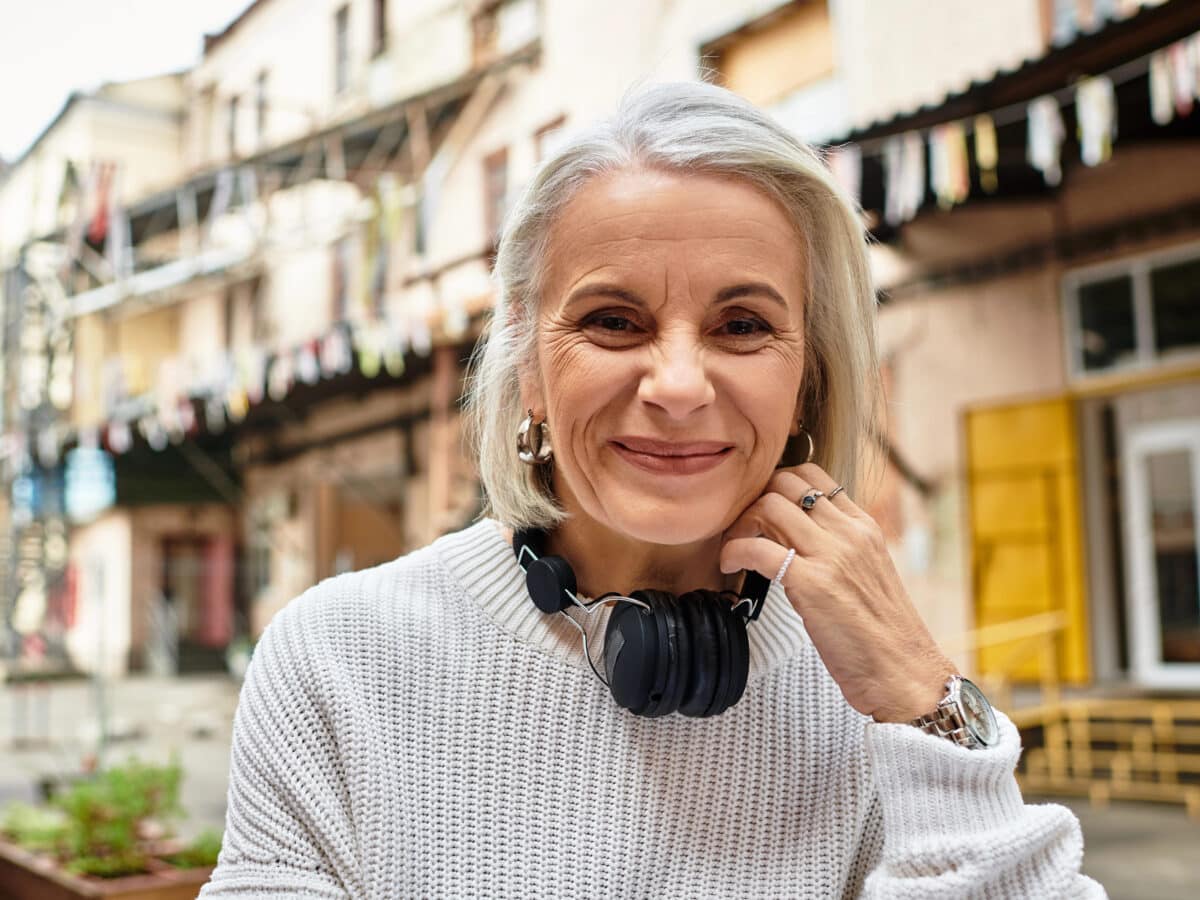 Prendre soin de ses cheveux gris