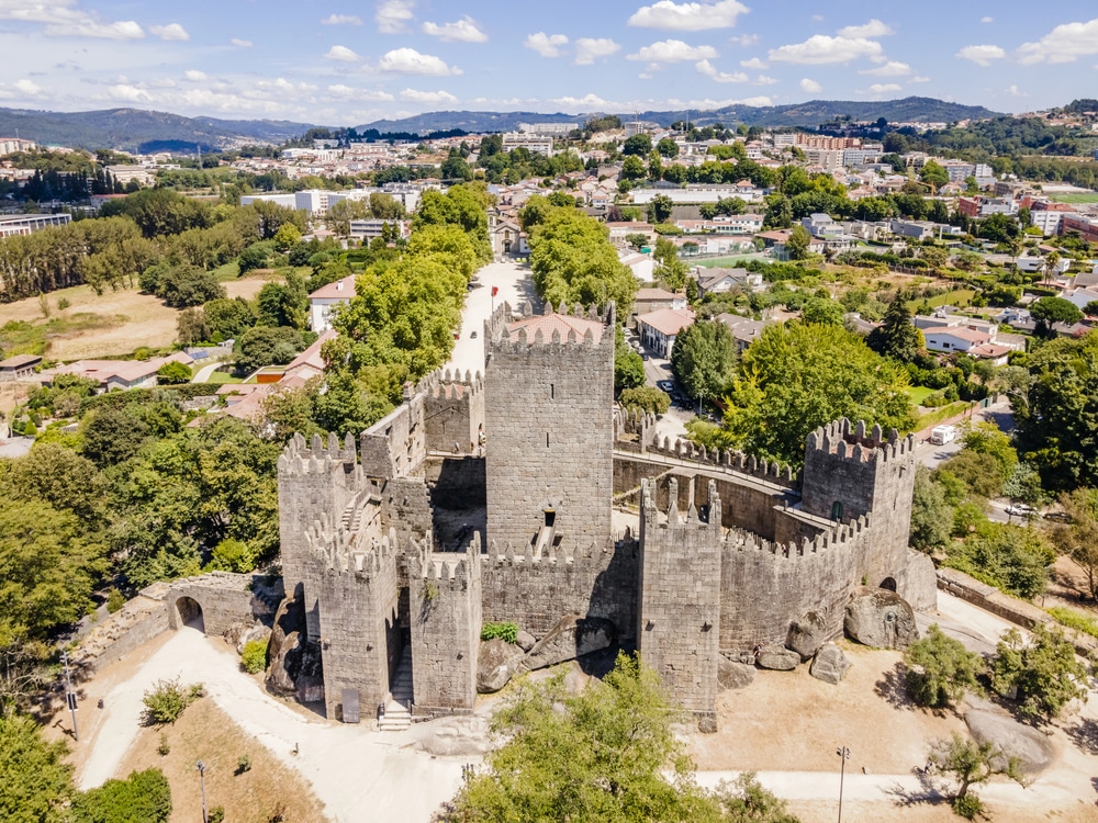 Vue aérienne du château de Guimaraes au Portugal